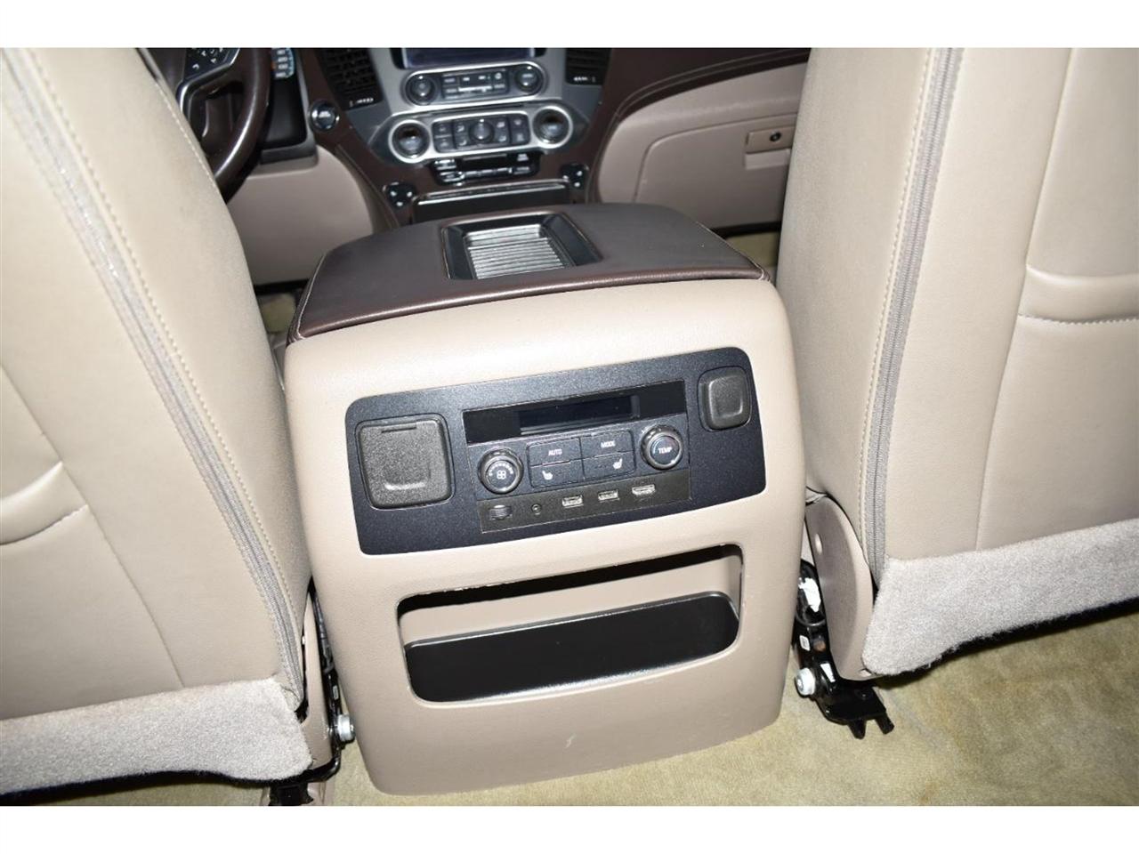 Chevrolet Suburban 4WD 4dr 1500 Premier 2019