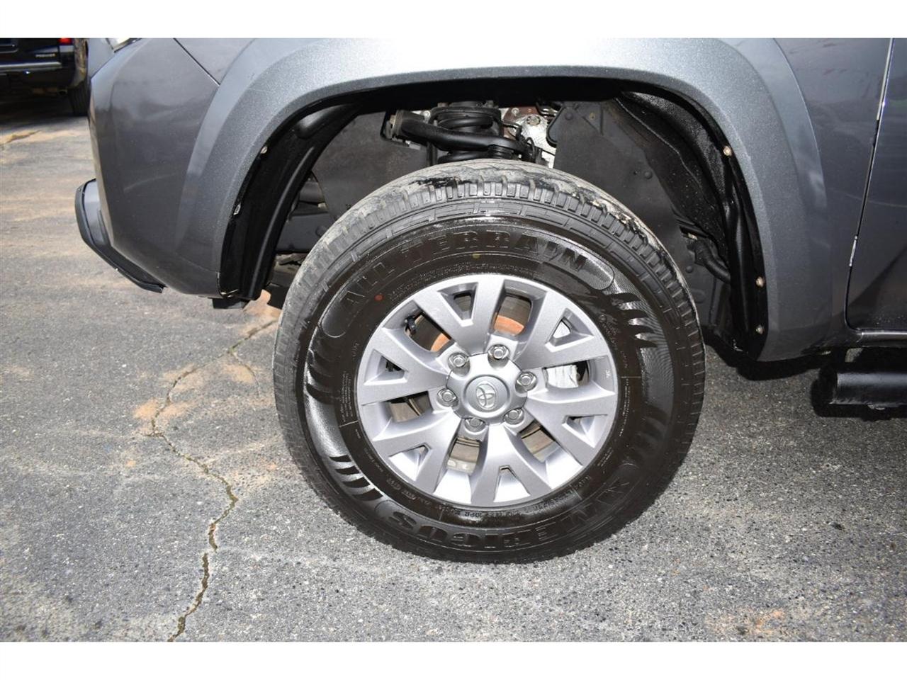 Toyota Tacoma TRD Off Road Double Cab 5' Bed V6 4x2 AT (Natl) 2017