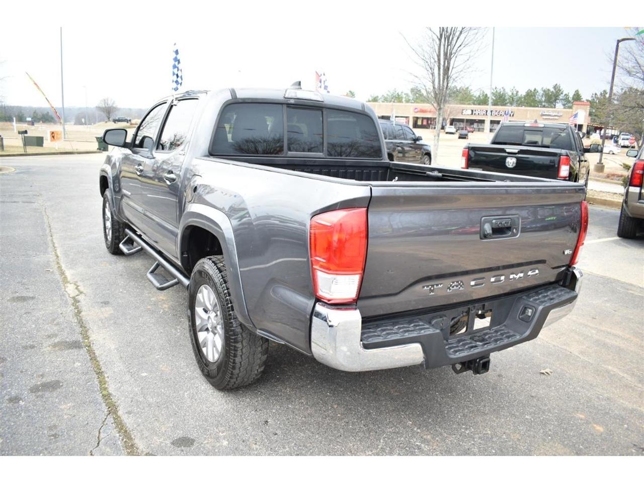 Toyota Tacoma TRD Off Road Double Cab 5' Bed V6 4x2 AT (Natl) 2017