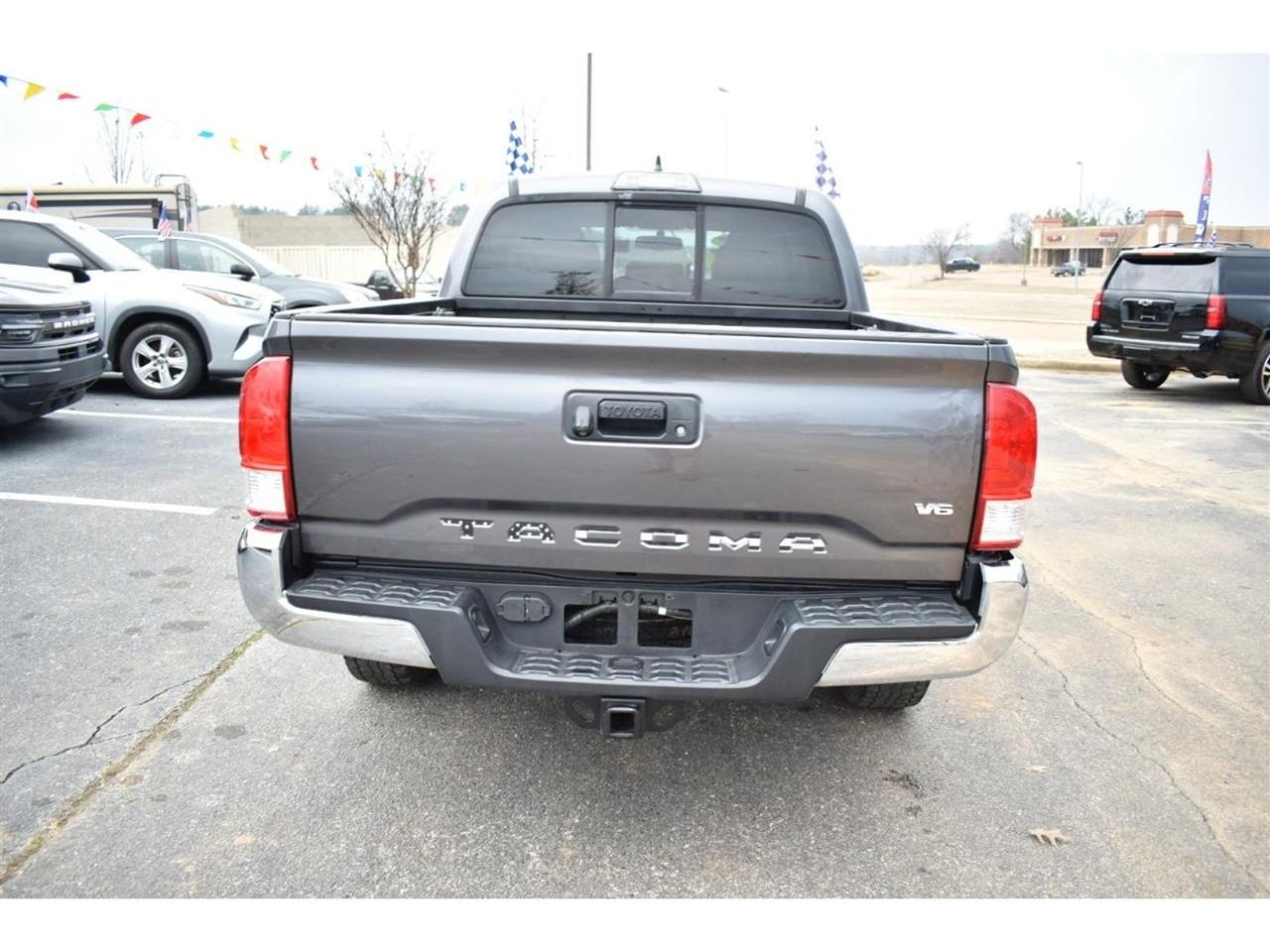 Toyota Tacoma TRD Off Road Double Cab 5' Bed V6 4x2 AT (Natl) 2017