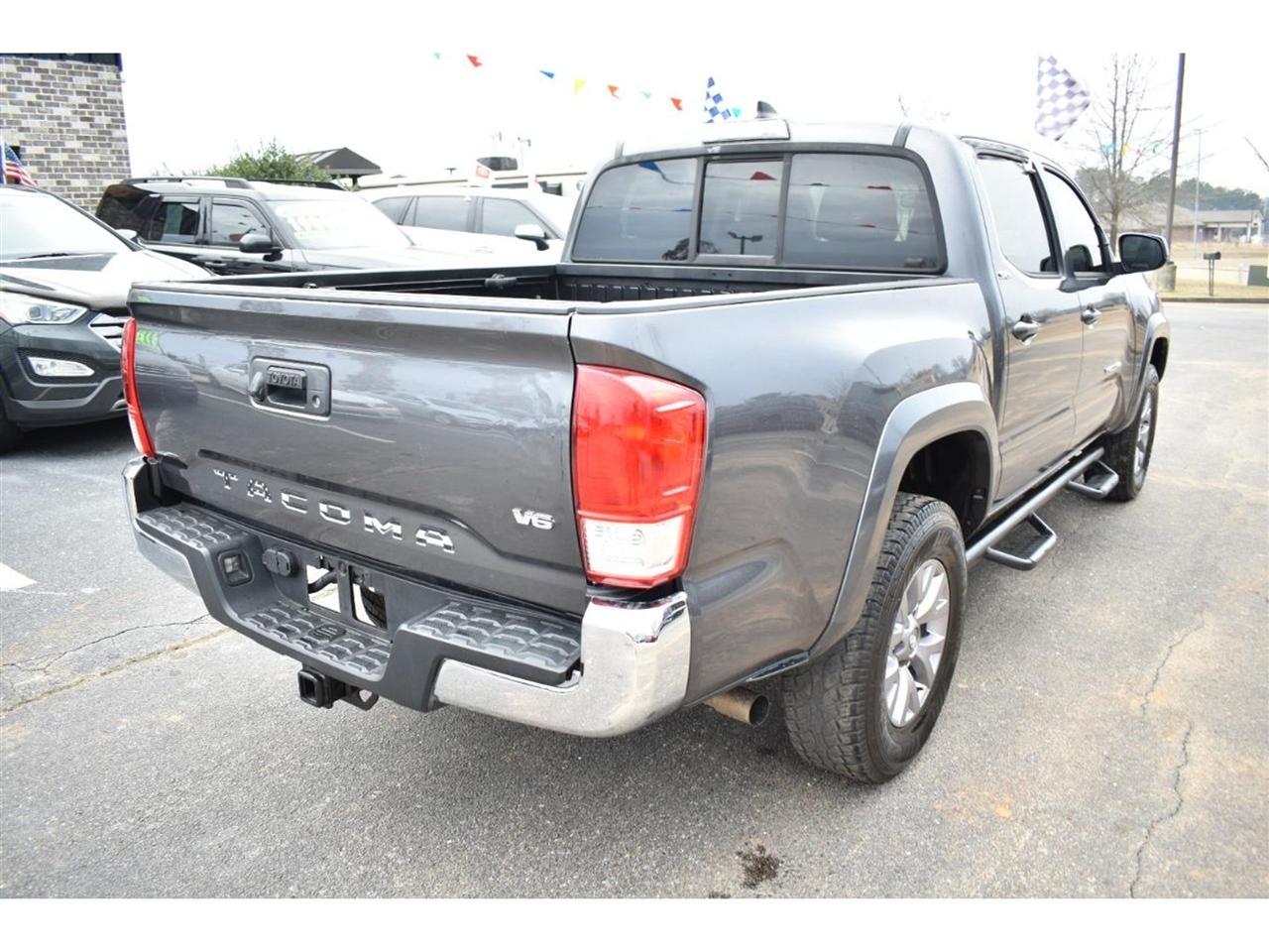 Toyota Tacoma TRD Off Road Double Cab 5' Bed V6 4x2 AT (Natl) 2017