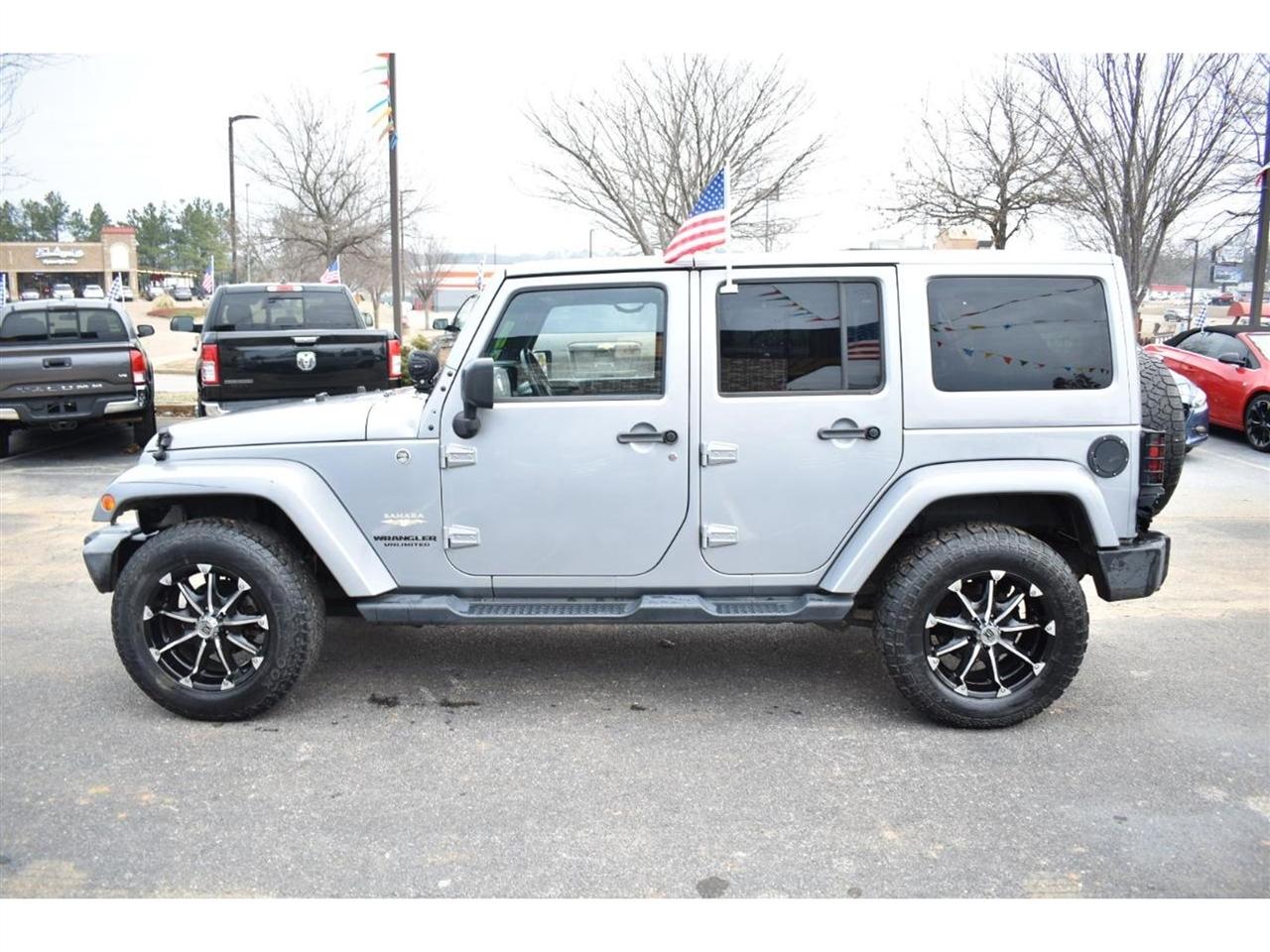 Jeep Wrangler Unlimited 4WD 4dr Sahara 2015