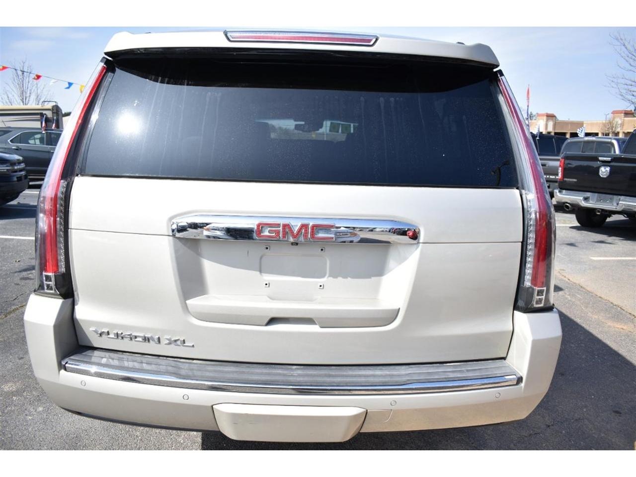 GMC Yukon XL 2WD 4dr Denali 2016