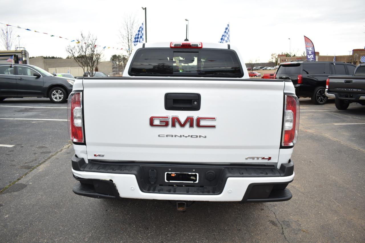 GMC Canyon 4WD Crew Cab 128" AT4 w/Leather 2021