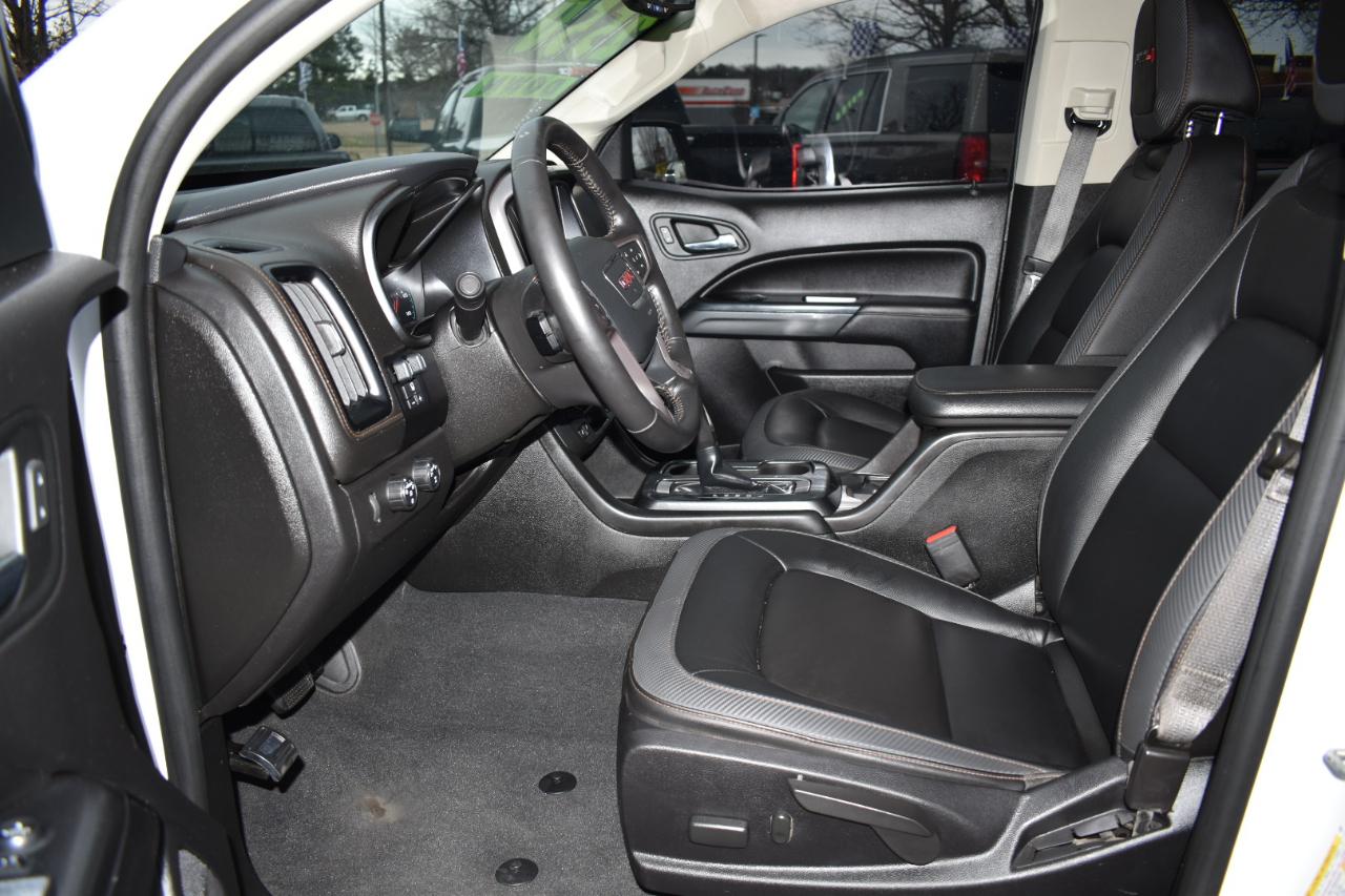 GMC Canyon 4WD Crew Cab 128" AT4 w/Leather 2021