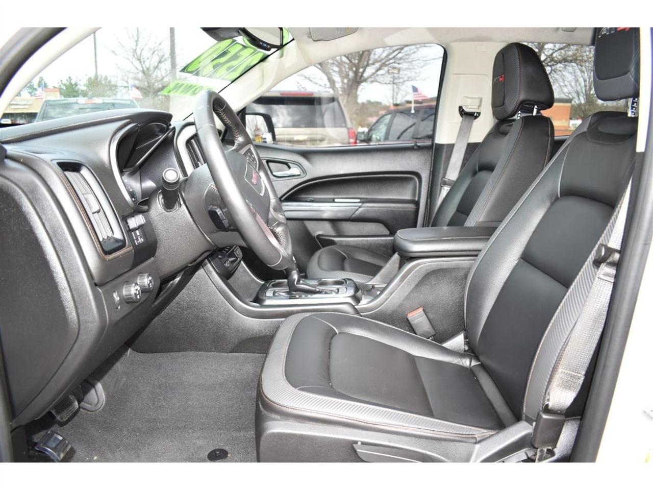 GMC Canyon 4WD Crew Cab 128" AT4 w/Leather 2021