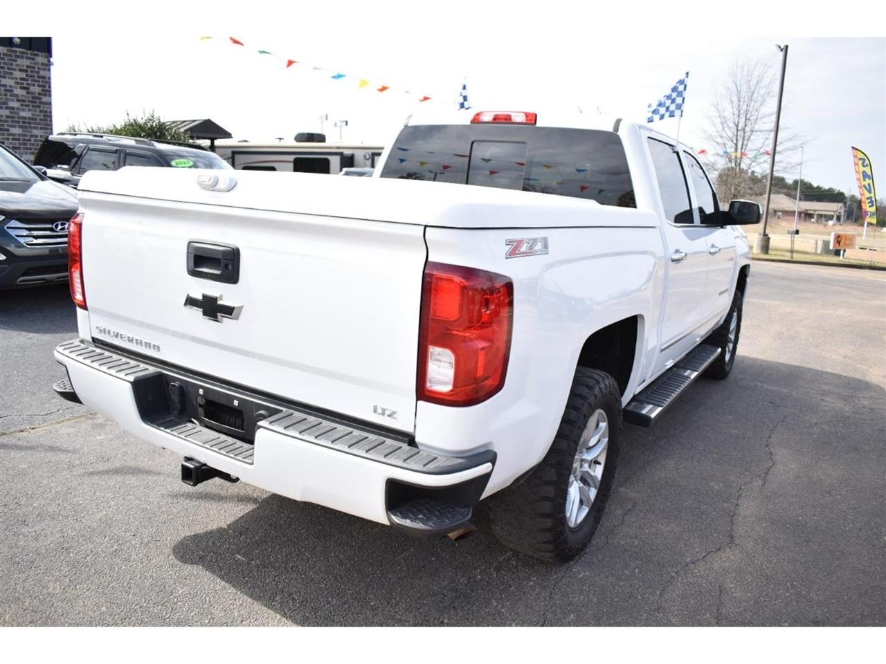 Chevrolet Silverado 1500 4WD Crew Cab 143.5" LTZ w/2LZ 2017