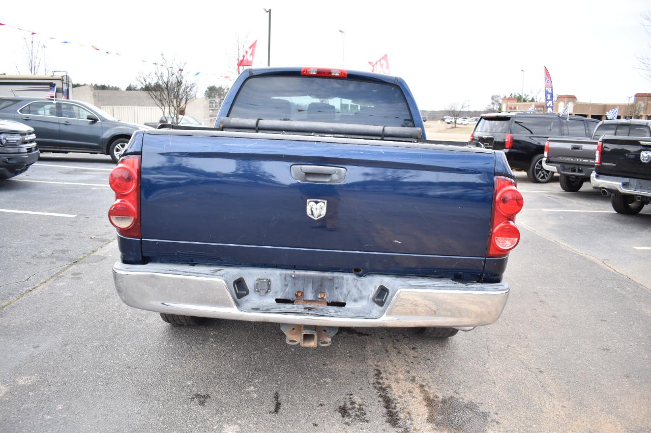 Dodge Ram 2500 2WD Mega Cab 160.5" SXT 2009