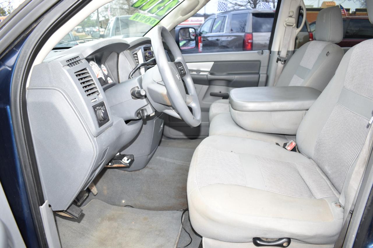 Dodge Ram 2500 2WD Mega Cab 160.5" SXT 2009