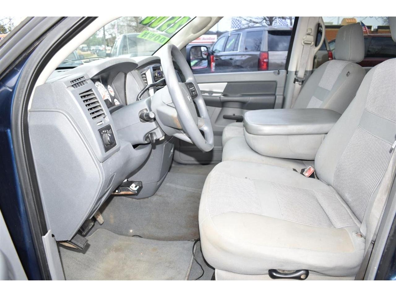 Dodge Ram 2500 2WD Mega Cab 160.5" SXT 2009