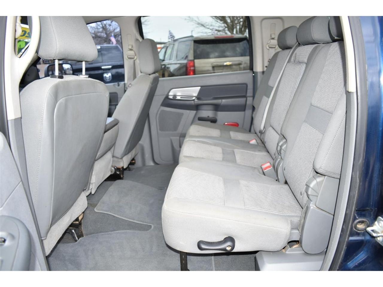 Dodge Ram 2500 2WD Mega Cab 160.5" SXT 2009