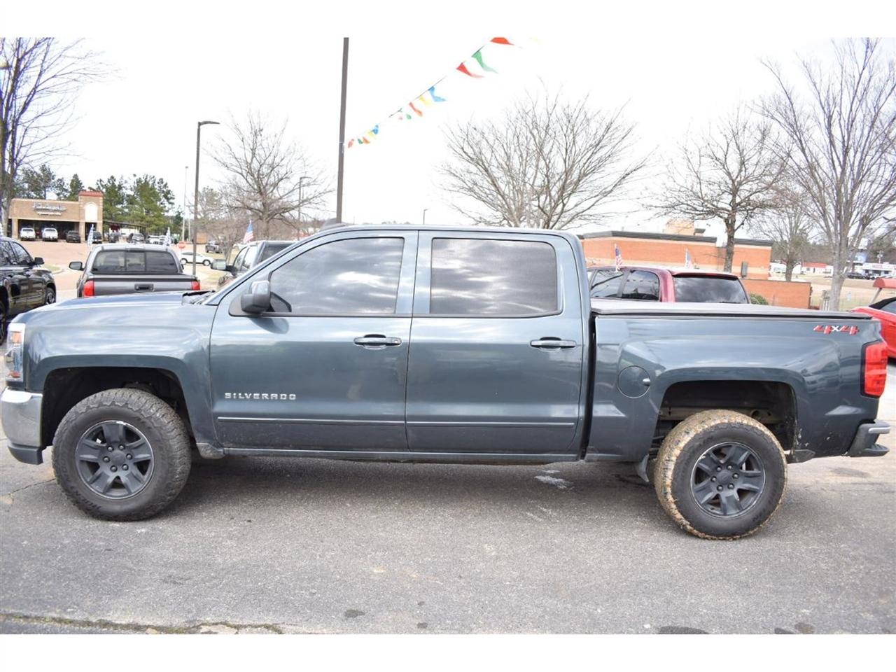 Chevrolet Silverado 1500 4WD Crew Cab 143.5" LT w/1LT 2018