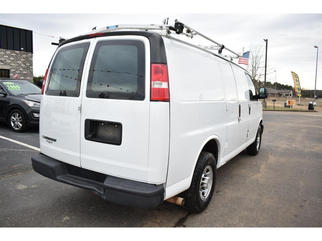 Chevrolet Express Cargo Van RWD 2500 135" 2019