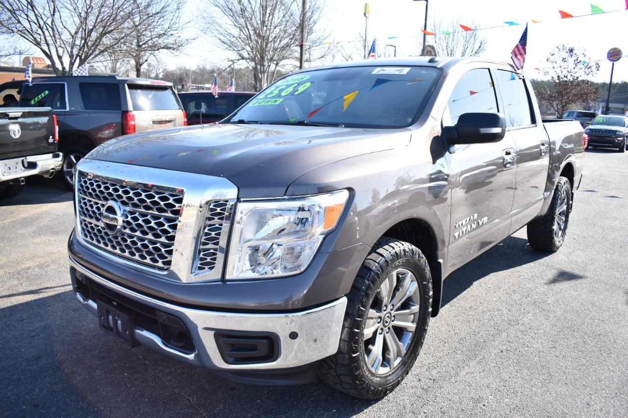 Nissan Titan 4x4 Crew Cab SV 2018