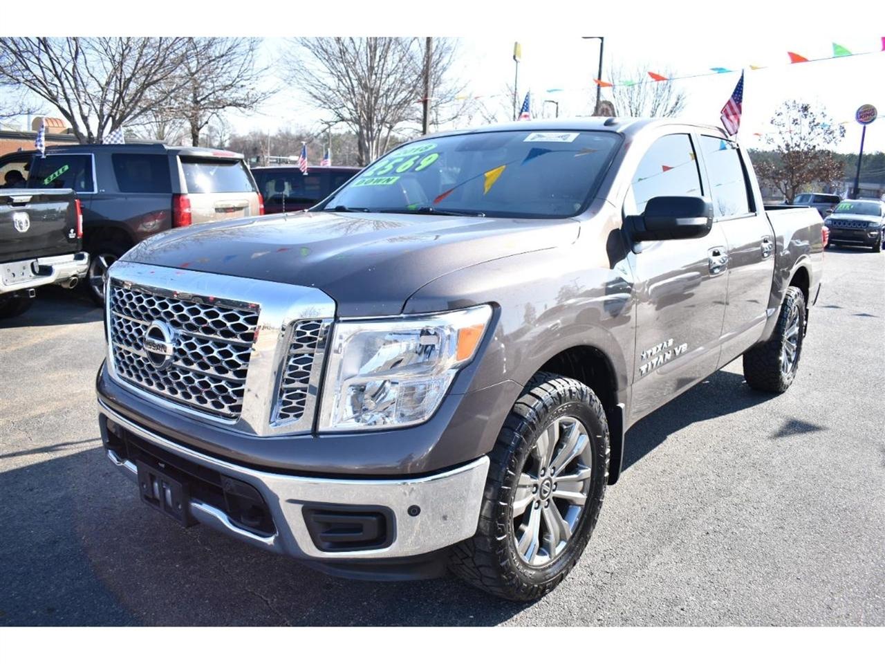 Nissan Titan 4x4 Crew Cab SV 2018