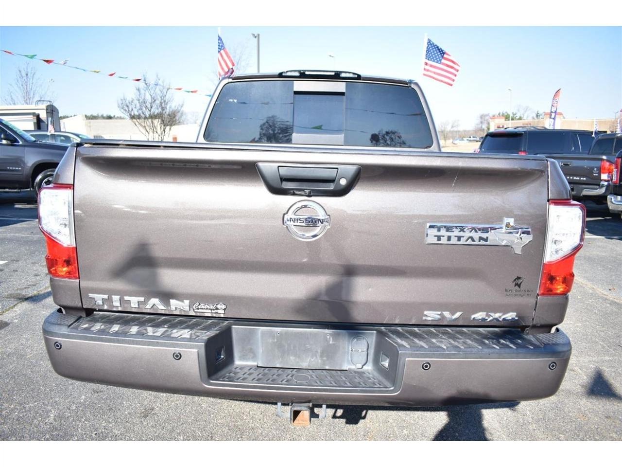 Nissan Titan 4x4 Crew Cab SV 2018