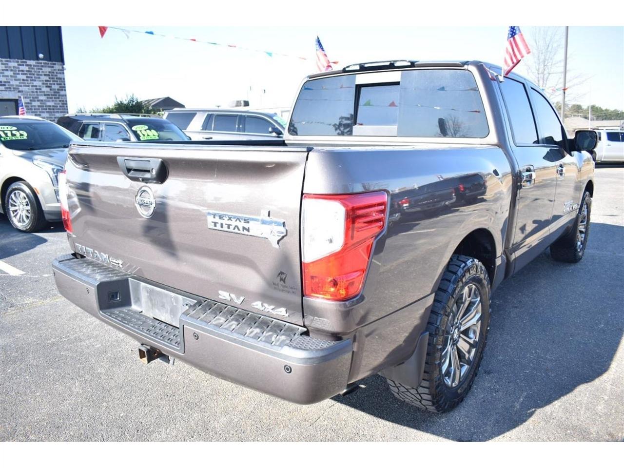 Nissan Titan 4x4 Crew Cab SV 2018