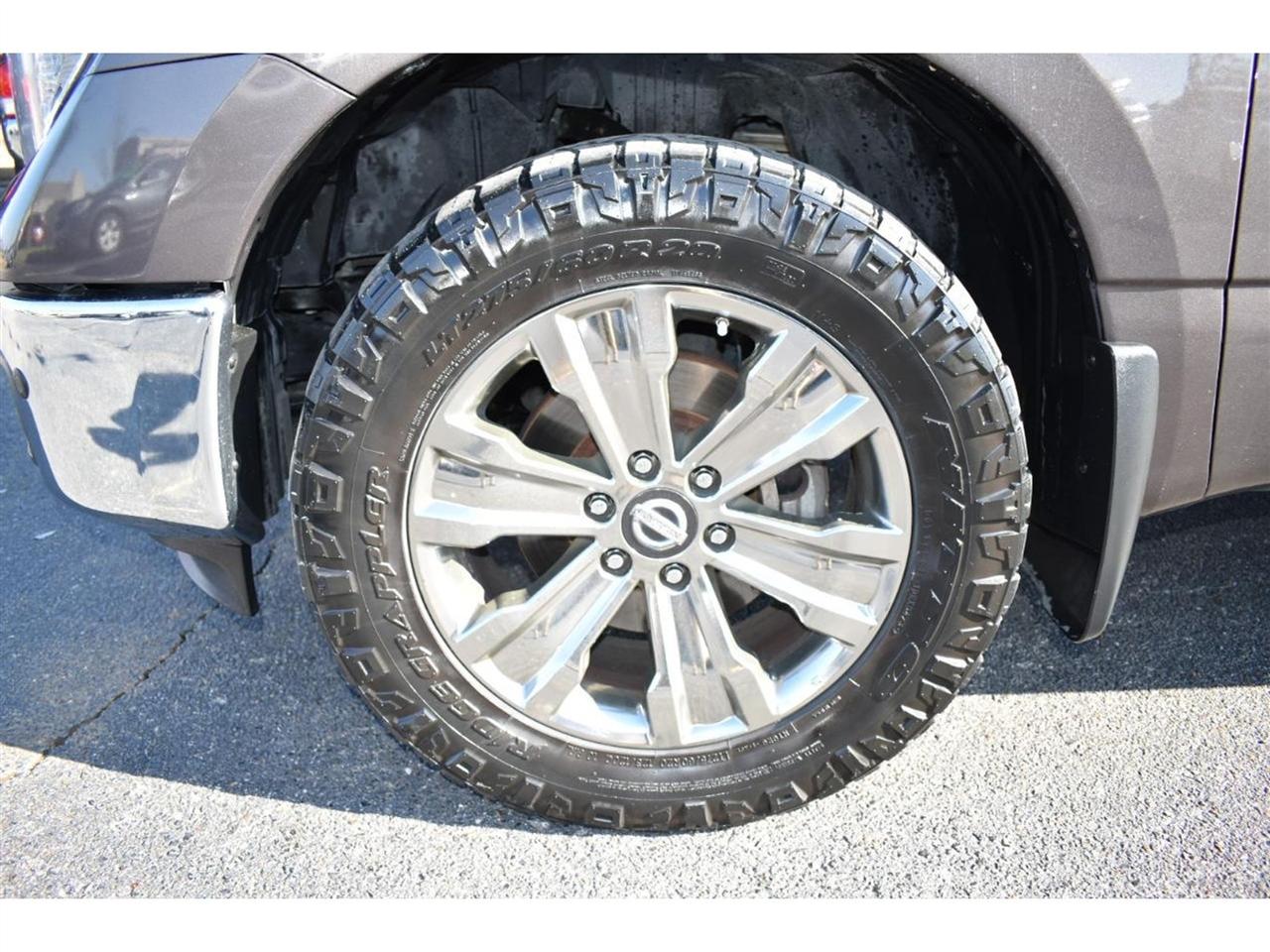 Nissan Titan 4x4 Crew Cab SV 2018