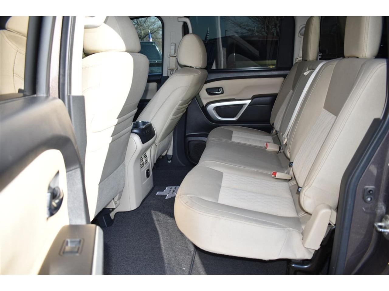 Nissan Titan 4x4 Crew Cab SV 2018