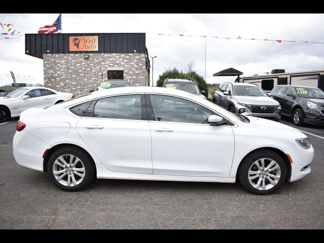 2017 Chrysler 200 Limited Platinum FWD