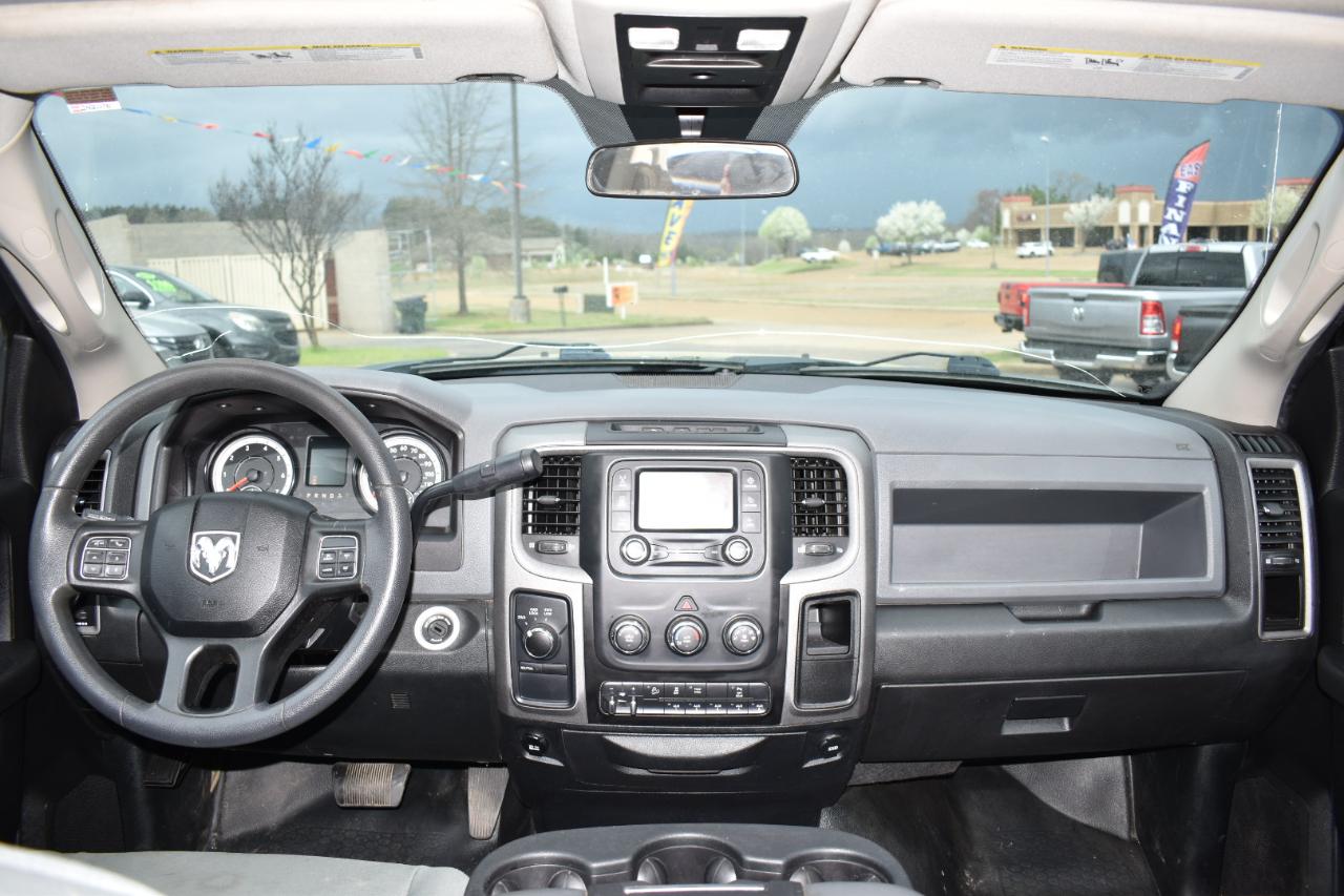 RAM 2500 Tradesman 4x4 Crew Cab 6'4" Box 2018