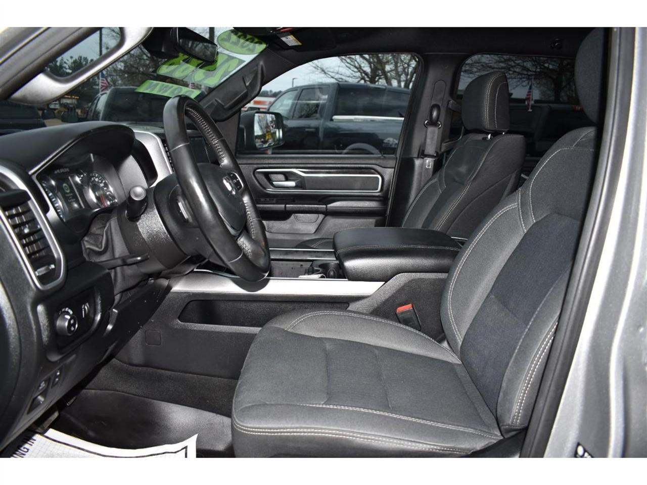 RAM 1500 Lone Star 4x2 Crew Cab 5'7" Box 2022