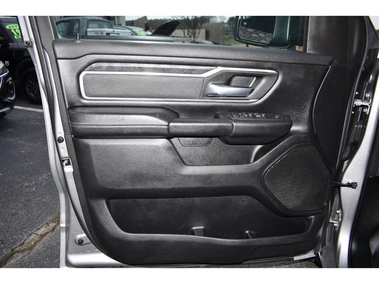 RAM 1500 Lone Star 4x2 Crew Cab 5'7" Box 2022