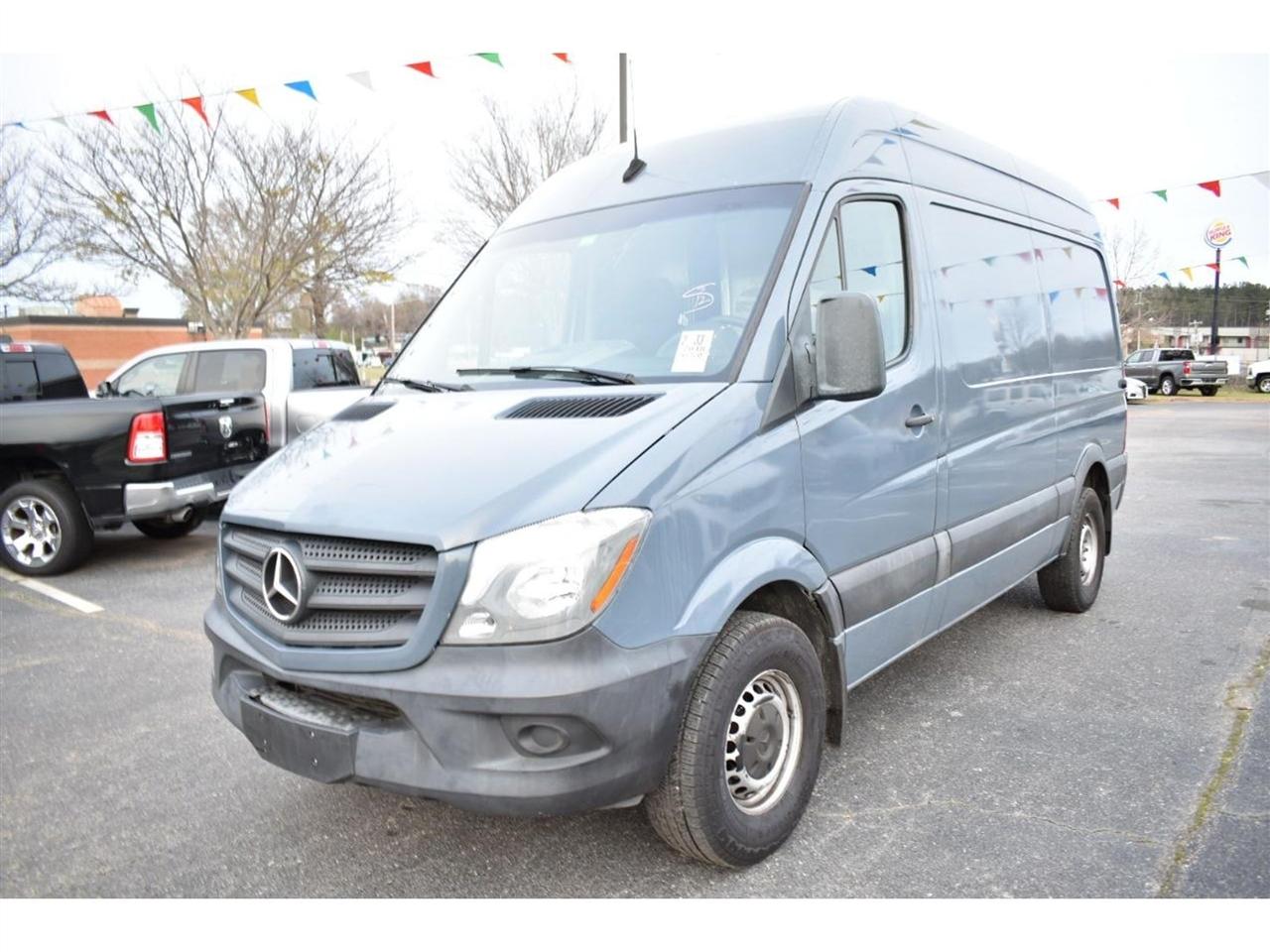 Mercedes-Benz Sprinter Cargo Van 2500 Standard Roof V6 144" Worker RWD 2018