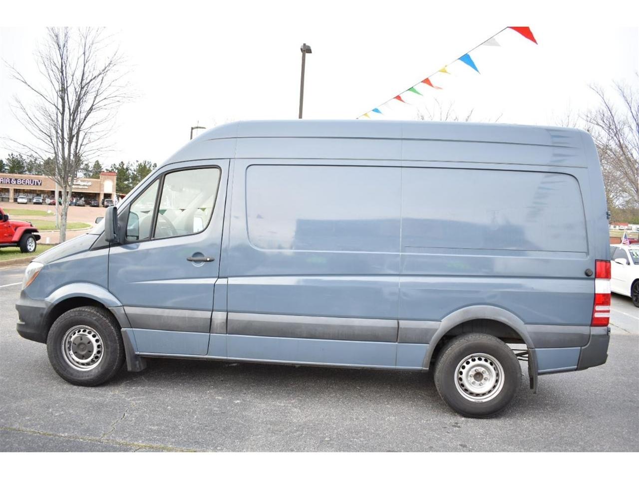 Mercedes-Benz Sprinter Cargo Van 2500 Standard Roof V6 144" Worker RWD 2018