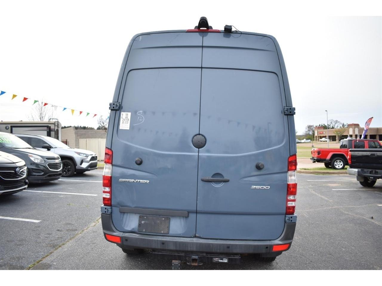 Mercedes-Benz Sprinter Cargo Van 2500 Standard Roof V6 144" Worker RWD 2018