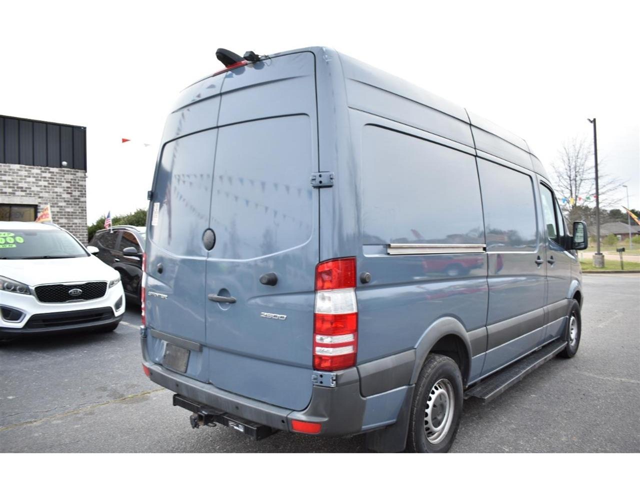 Mercedes-Benz Sprinter Cargo Van 2500 Standard Roof V6 144" Worker RWD 2018