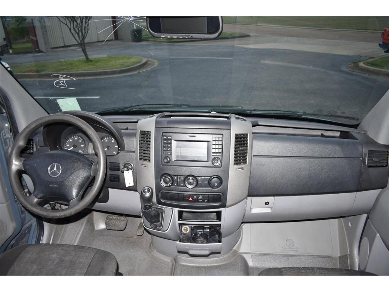 Mercedes-Benz Sprinter Cargo Van 2500 Standard Roof V6 144" Worker RWD 2018