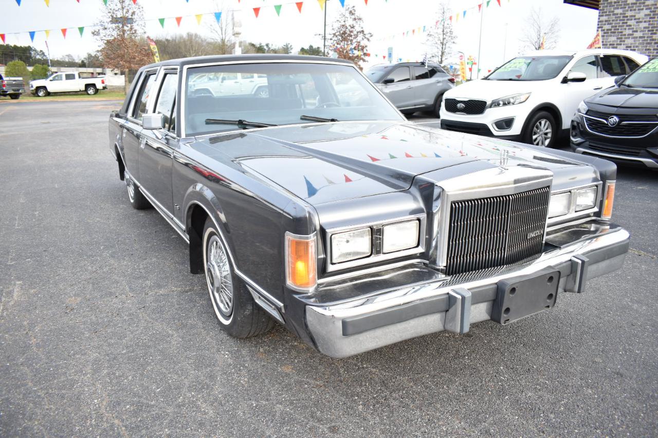 Lincoln Town Car 4dr Sedan 1986