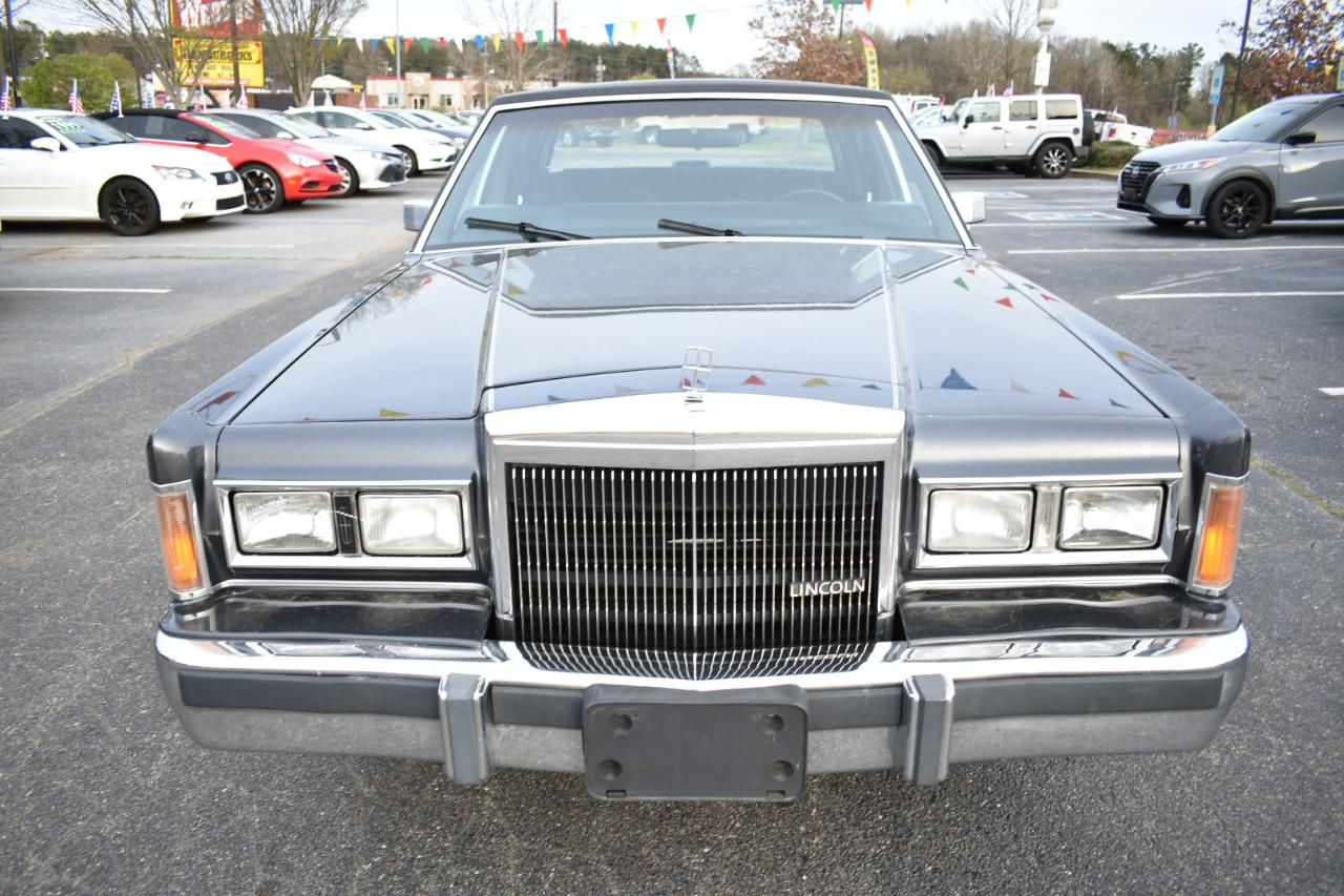 Lincoln Town Car 4dr Sedan 1986