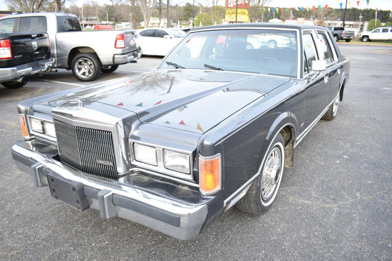 Lincoln Town Car 4dr Sedan 1986