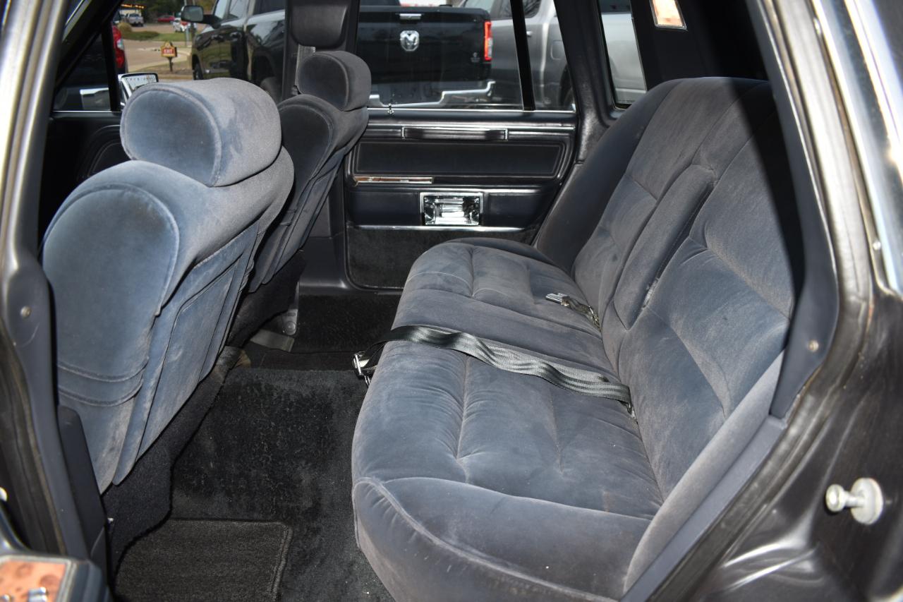 Lincoln Town Car 4dr Sedan 1986