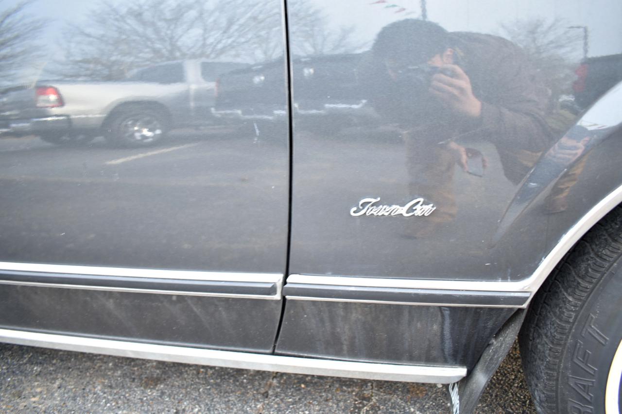 Lincoln Town Car 4dr Sedan 1986