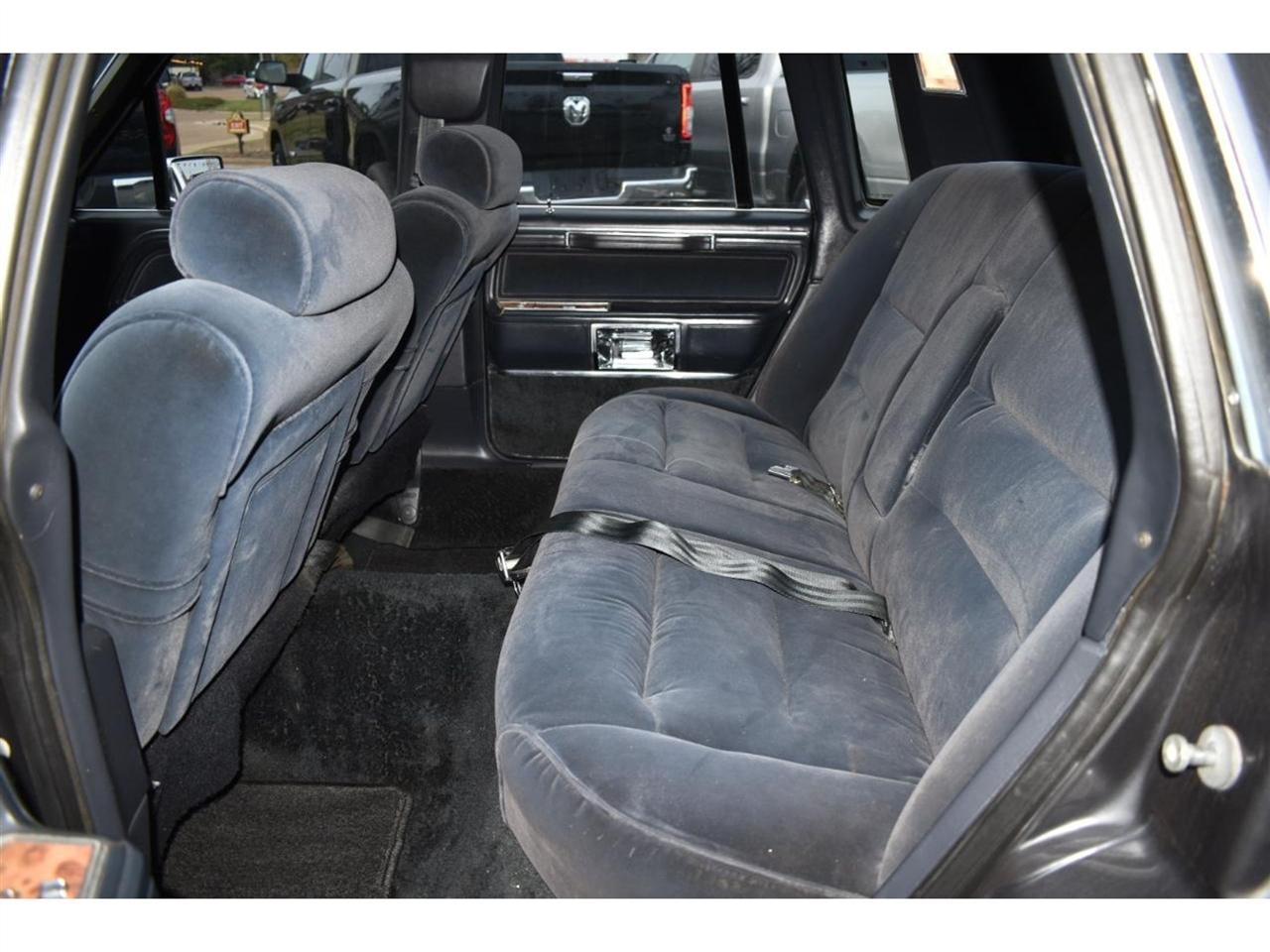 Lincoln Town Car 4dr Sedan 1986