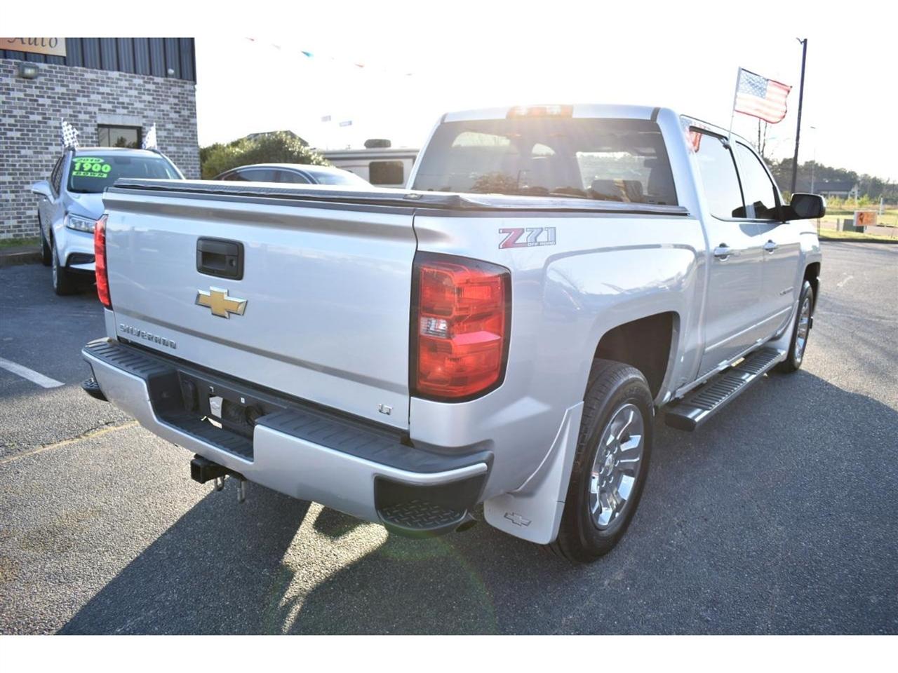 Chevrolet Silverado 1500 4WD Crew Cab 143.5" LT w/2LT 2018