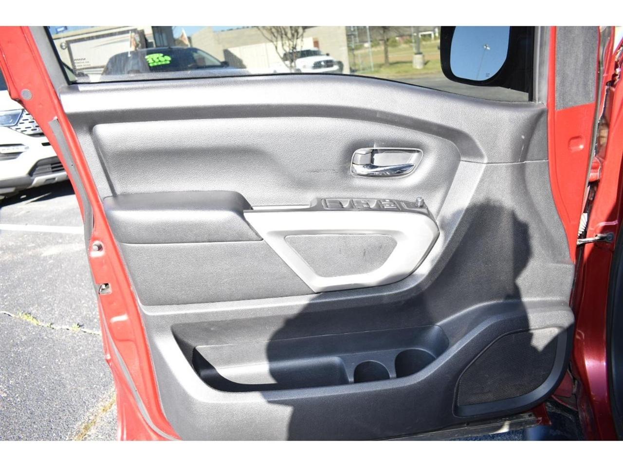 Nissan Titan 4x2 Crew Cab SV 2019