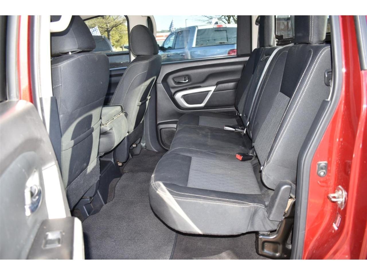 Nissan Titan 4x2 Crew Cab SV 2019