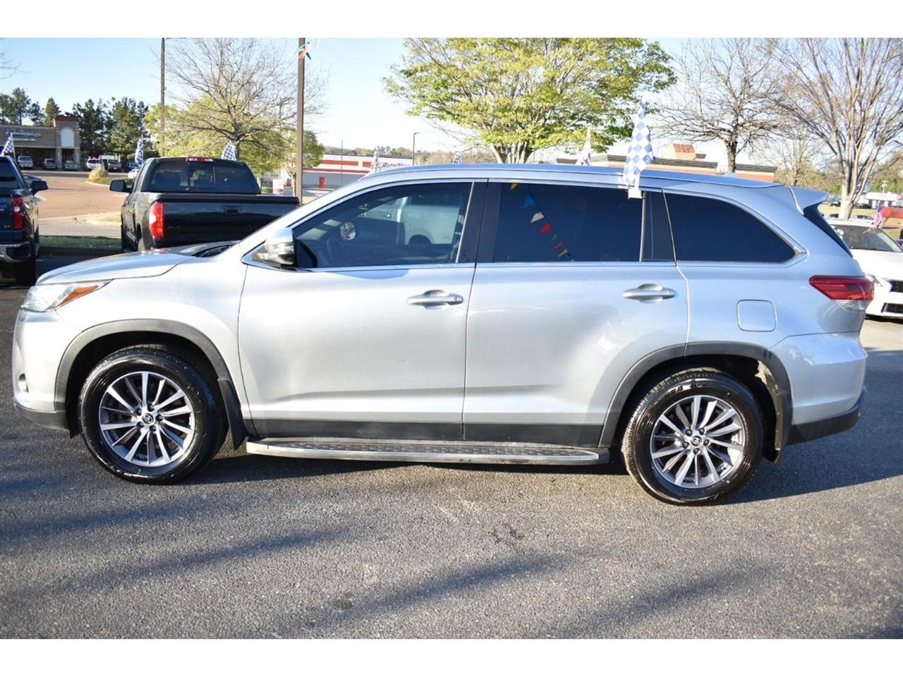 Toyota Highlander XLE V6 AWD (Natl) 2019
