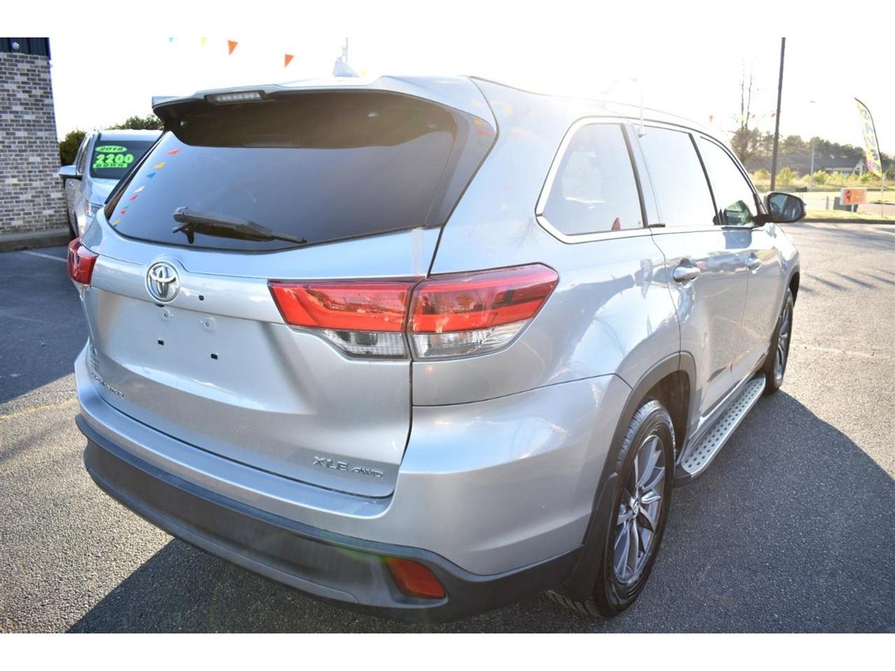 Toyota Highlander XLE V6 AWD (Natl) 2019