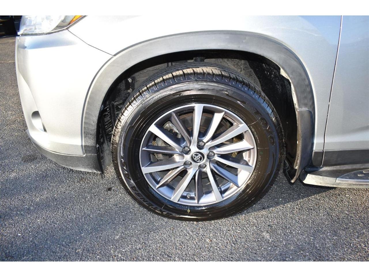 Toyota Highlander XLE V6 AWD (Natl) 2019