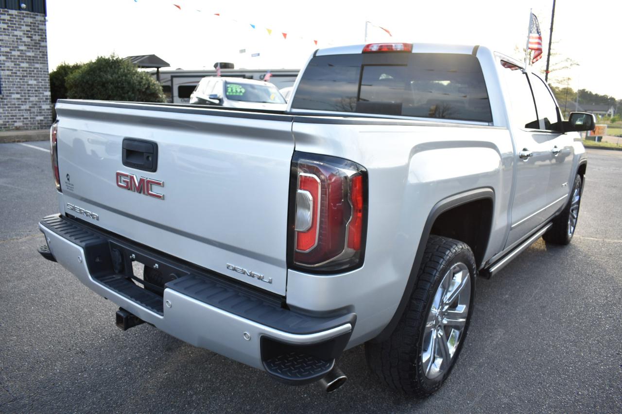 GMC Sierra 1500 4WD Crew Cab 143.5" Denali 2017