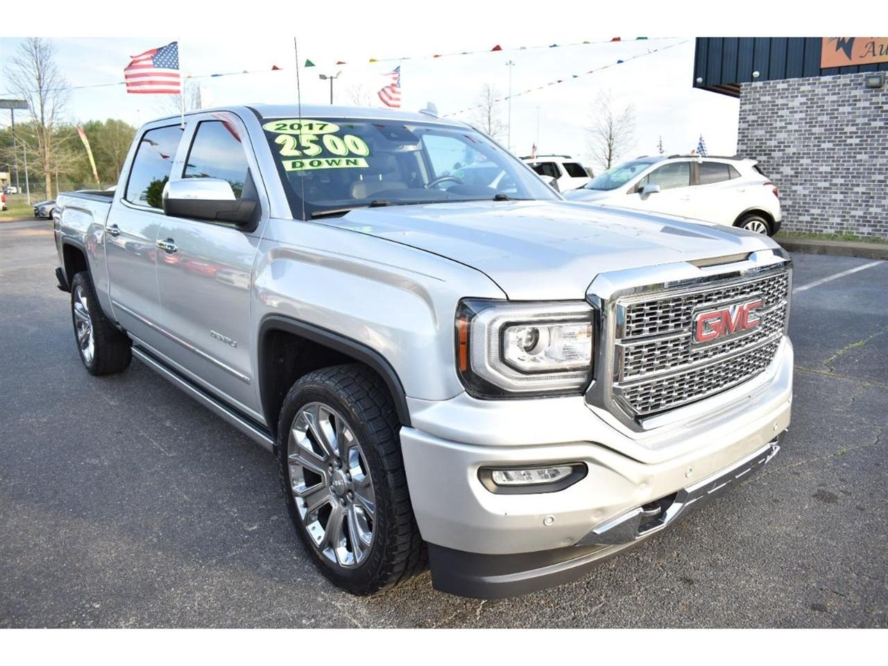 GMC Sierra 1500 4WD Crew Cab 143.5" Denali 2017
