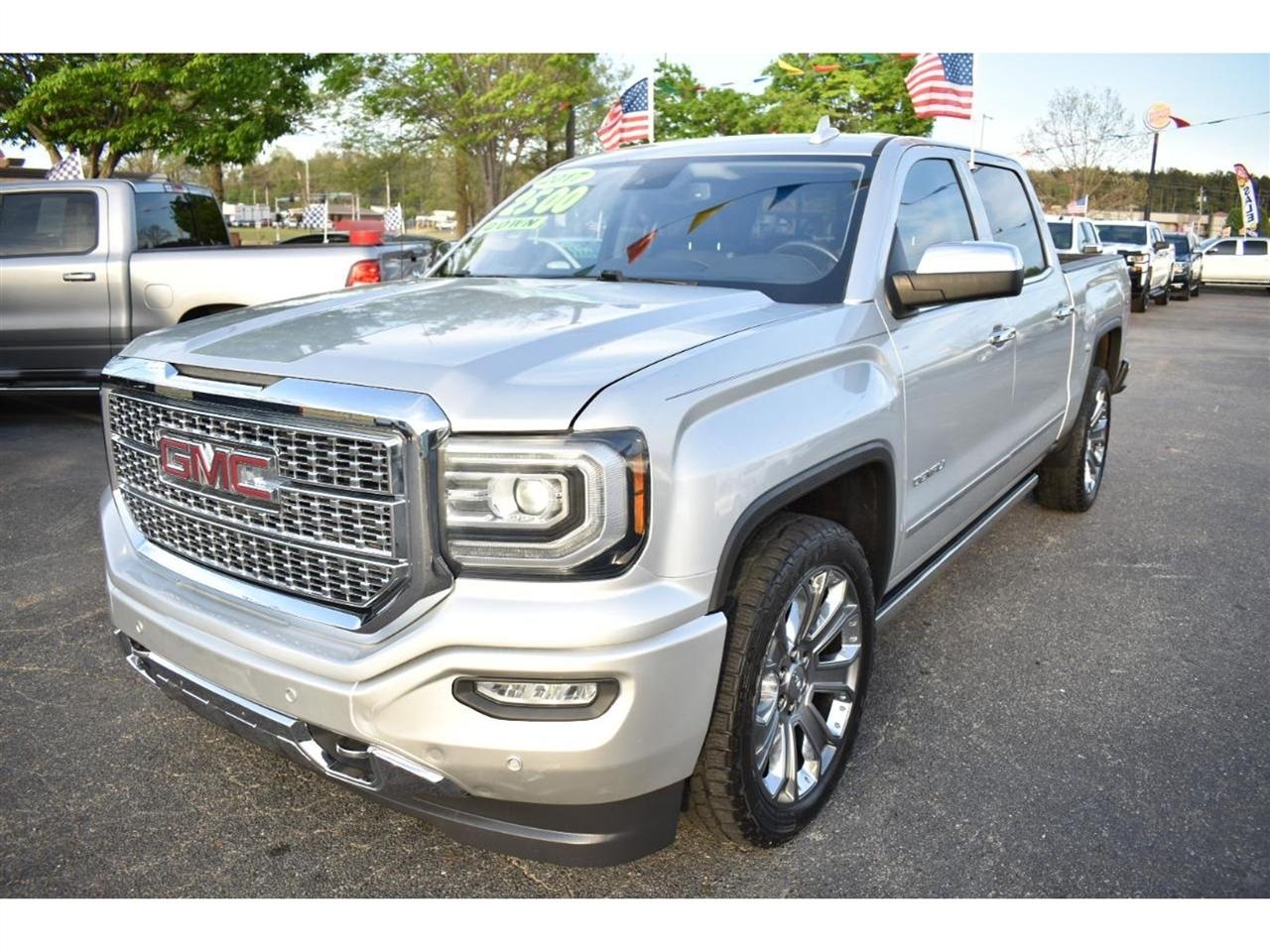 GMC Sierra 1500 4WD Crew Cab 143.5" Denali 2017