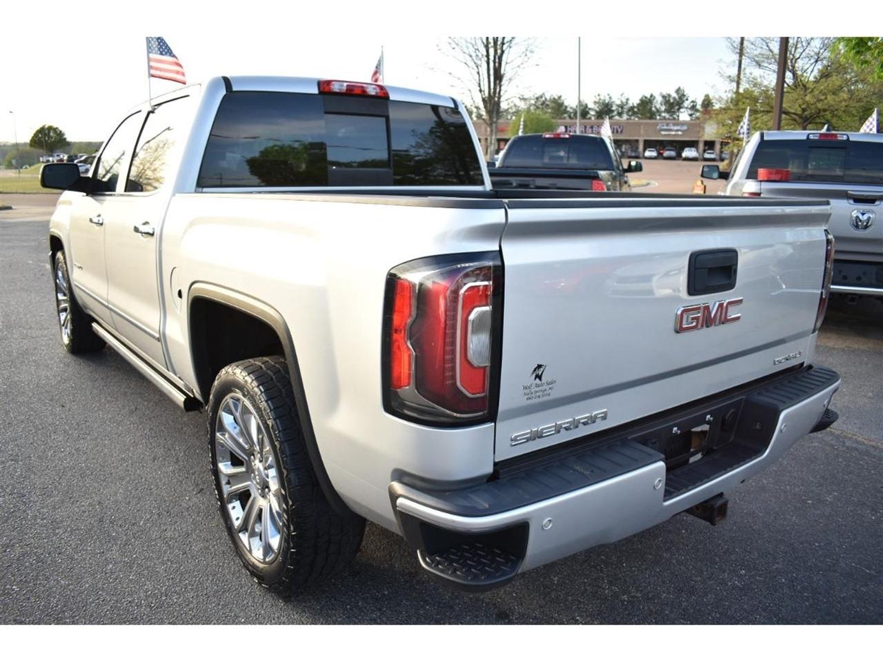 GMC Sierra 1500 4WD Crew Cab 143.5" Denali 2017