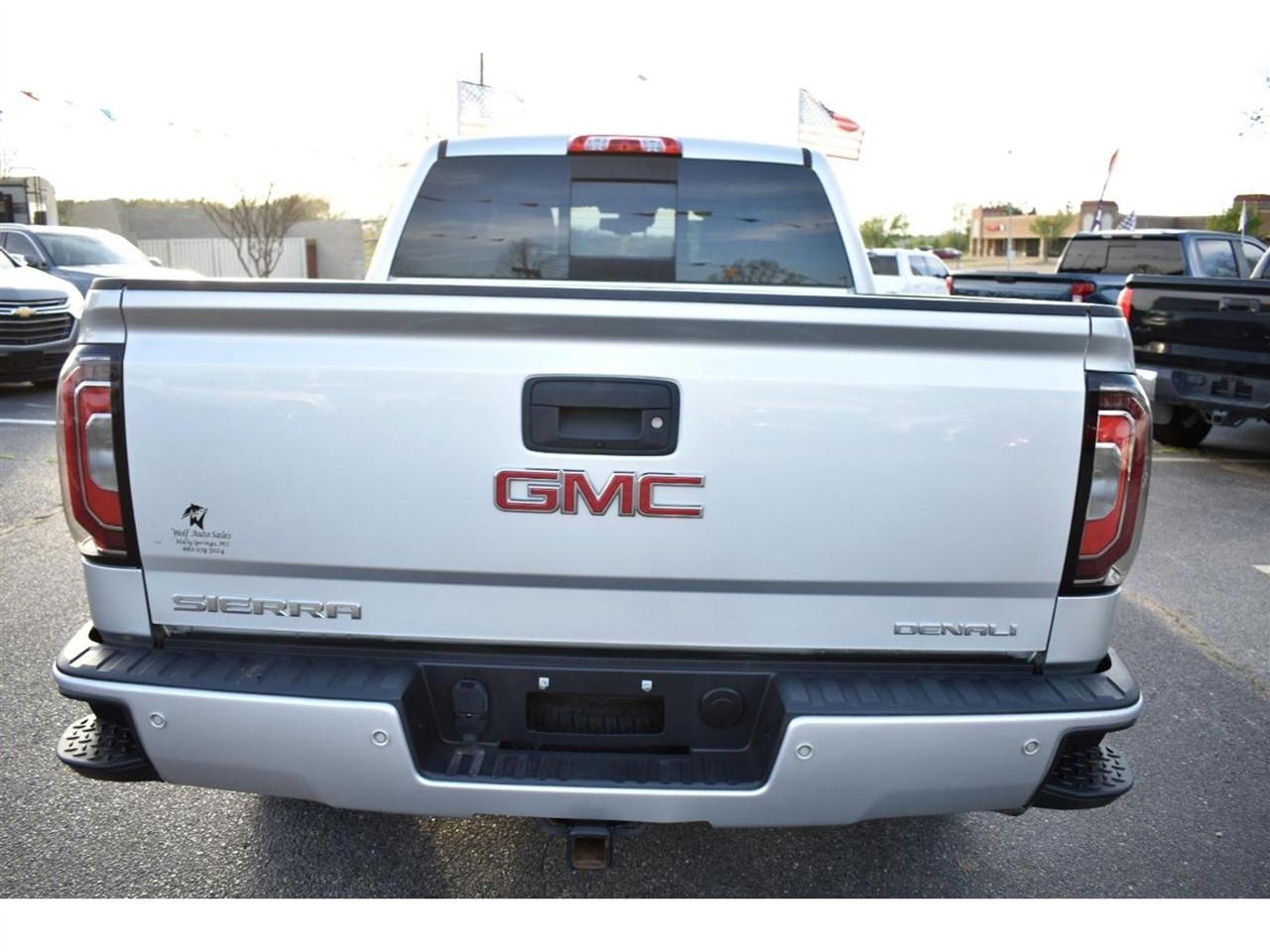 GMC Sierra 1500 4WD Crew Cab 143.5" Denali 2017