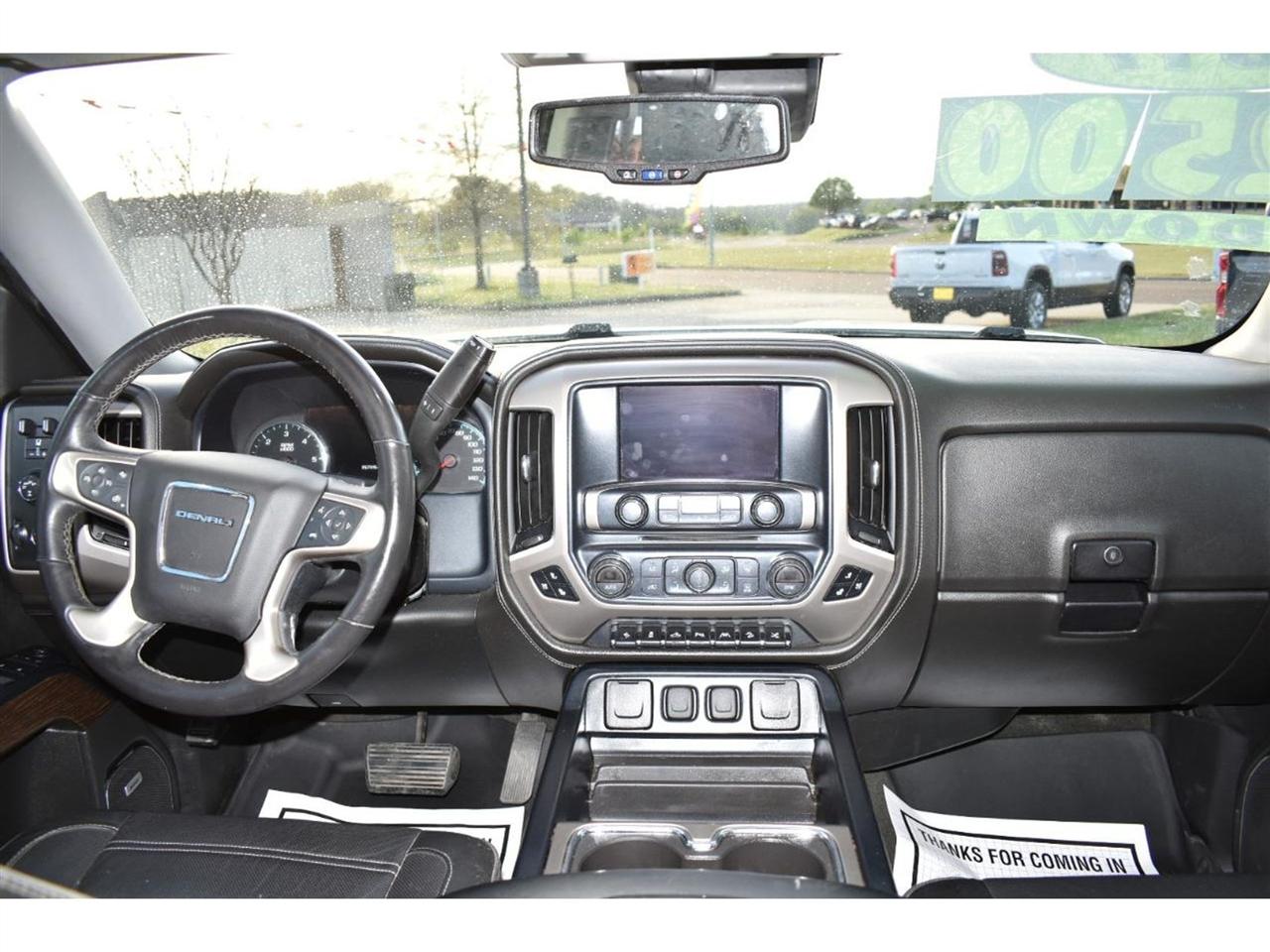 GMC Sierra 1500 4WD Crew Cab 143.5" Denali 2017